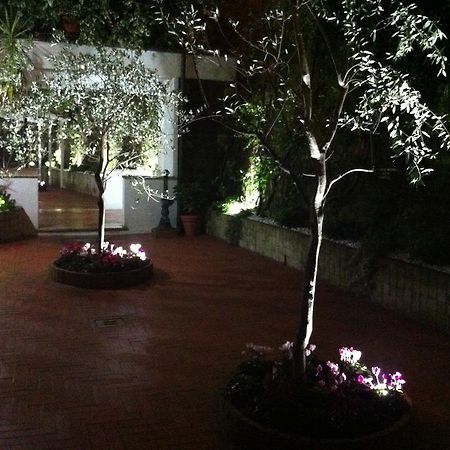 Home Under The Dome โรม ภายนอก รูปภาพ